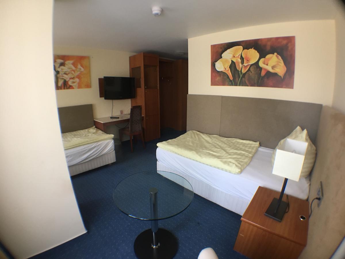 Motel Monteur Aschersleben Bagian luar foto